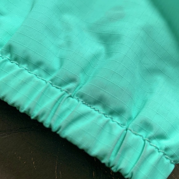 Northface windbreaker, mint green, girls 10-12. - Picture 14 of 14